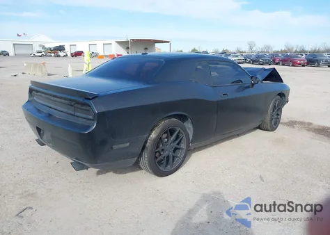 2010 Dodge Challenger R/T z USA, uszkodzony, nr VIN 2B3CJ5DT9AH121040